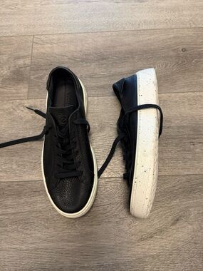 Ecco Black Leather Sneaker size 40